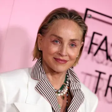 Kad elegancija susretne karizmu: Pamela Anderson i Sharon Stone opet briljirale