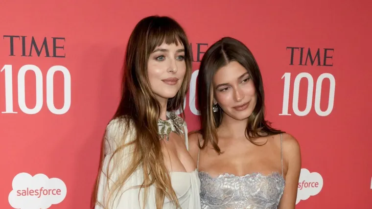 Hailey Bieber u srebrnoj čipki, Dakota Johnson poput boginje: Spektakularni outfiti TIME 100 Gale