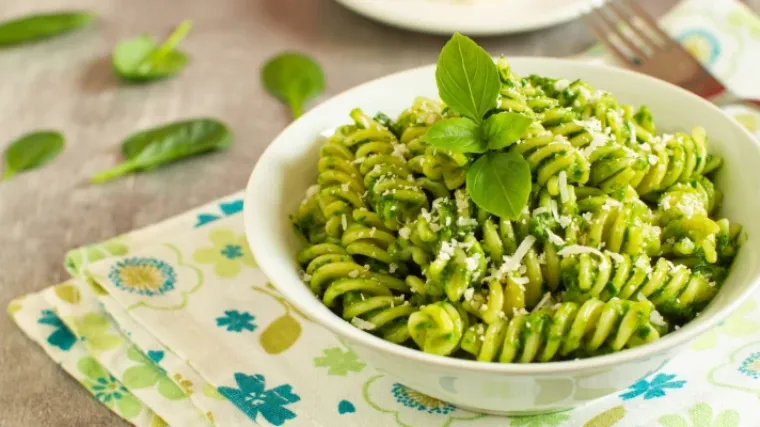 Kremasta tjestenina sa &scaron;pinatom i ricottom: Recept za ručak gotov u 20 minuta