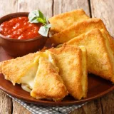 Tajna najboljeg pohanog sira: Recept i trikovi uz koje nikada neće iscuriti