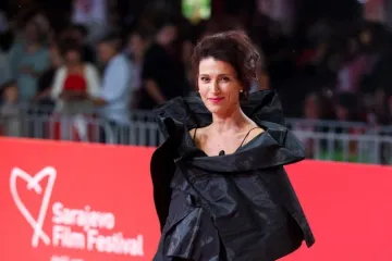 Omiljena Olga: Marina Fernandez plijenila poglede u Sarajevu u zanimljivim kreacijama