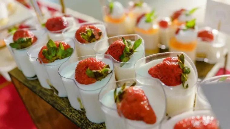 14 super recepata za jednostavne deserte u ča&scaron;i