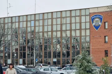 Građanka policiji predala ručnu bombu i 134 komada streljiva