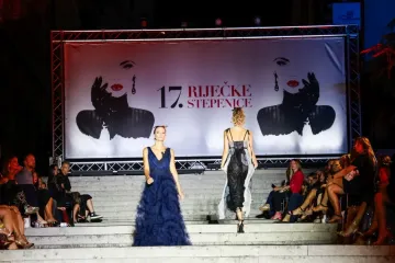 Spektakl Riječkih stepenica! 17 revija nosile ljepotice, u publici poznata lica