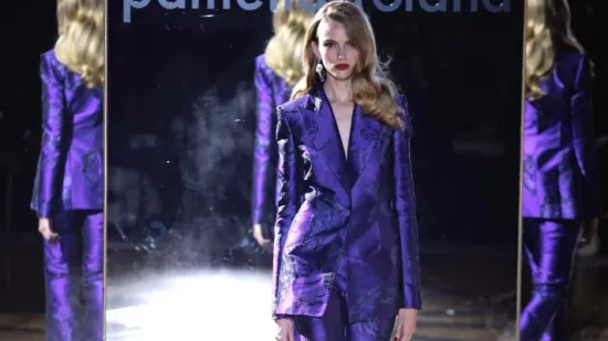 Bordo ostaje, ali ljubičasta osvaja &ndash; boja koja unosi dozu mistike u zimske kombinacije