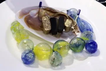 Ogrlice od puhanog stakla Antonije Gospić 'servirane' na Umjetničkoj gozbi u srcu Zagreba