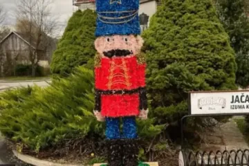 Župnik napao Orašara kod Delnica: ‘Taj lik je simbol zla, možete ga slobodno uzeti svojoj kući!’