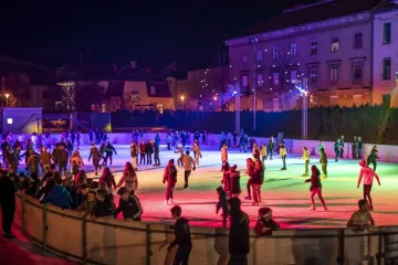 Klizalište Sokolski dom svoja vrata otvara u petak u 17 sati: Led je ispoliran, klizaljke nabrušene, DJ-evi spremni..