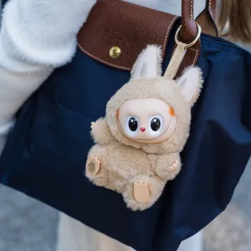 Nova opsesija: Bacite Labubu lutkice, ovo je hit detalj 2026.