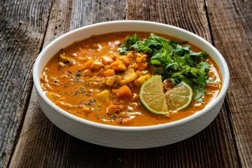 Varivo od leće kakvo jo&scaron; niste probali: Tri brza recepta i savjeti za savr&scaron;en okus