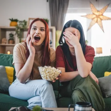 Vi&scaron;e od razbibrige: Psiholozi otkrili za&scaron;to ne možemo odoljeti reality showovima