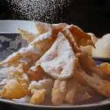 Dalmatinske kro&scaron;tule: Starinski recept za najhrskavije slatke zalogaje