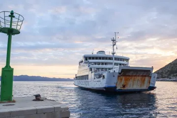 Trajektna linija iz Zadra među najopterećenijima u državi: Druga po putnicima i prva po vozilima