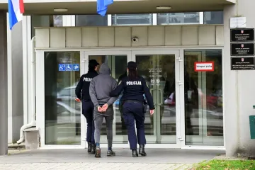 Uhvaćen lopov: Gospođi je u kafiću ukrao torbicu s novcem i dokumentima