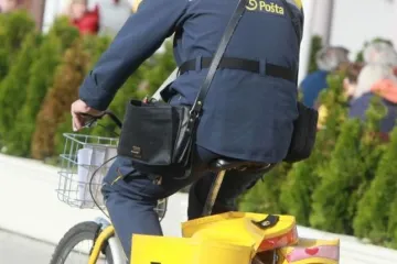 Razotkriven po&scaron;tar: Novac od po&scaron;iljki ostavljao sebi