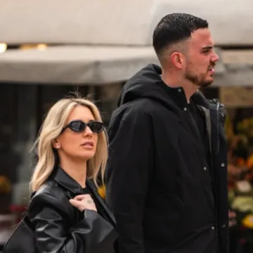 Zgodni par sa &scaron;pice: Crno i obuća za koju smo jedva čekali da se vrati na ulice