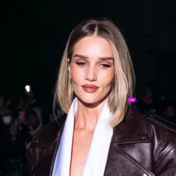 Rosie Huntington-Whiteley u Parizu: Tihi luksuz koji je zasjenio reviju kuće Saint Laurent