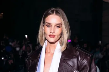 Rosie Huntington-Whiteley u Parizu: Tihi luksuz koji je zasjenio reviju kuće Saint Laurent
