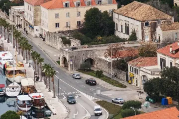 Veliki dio Gruža bez vode, djelatnici Vodovoda saniraju kvar