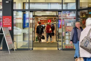 Karlovčanka pala i slomila gležanj, a Kaufland joj mora isplatiti tri i pol tisuće eura naknade