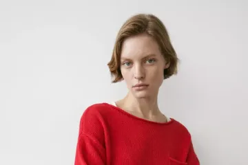 Jarko crvena je hit i ovog proljeća: Otkrivamo kako je nositi i gdje pronaći najbolje komade