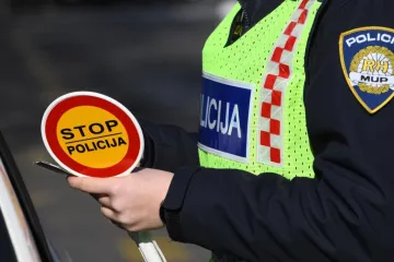 Slavonca poku&scaron;ala zaustaviti policija, a onda krenula jurnjava gradskim ulicama