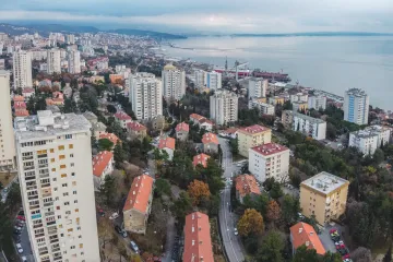 Grad Rijeka: Otvorene prijave za obnovu pročelja i ugradnju dizala u zgradama