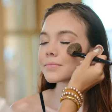 Manje je vi&scaron;e: Donosimo ideje i savjete kako se na&scaron;minkati za krizmu