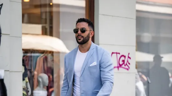 Mu&scaron;karci na &scaron;pici pokazali kako se nosi proljeće: Stylish outfiti u prvom planu