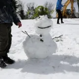 Neobični prizori sa Sljemena: Svibanj je, a ljudi prave snjegoviće
