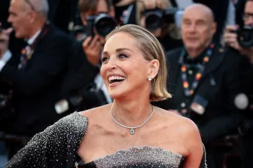 Sharon Stone zaobi&scaron;la modno pravilo Cannesa i za crveni tepih odjenula ovu rasko&scaron;