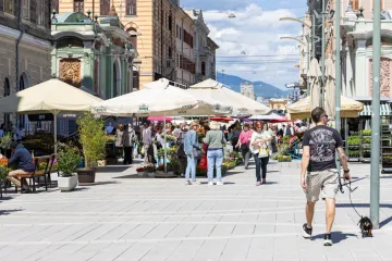 PROLJETNA IDILA U RIJECI Pogledajte fotografije: Korzo i riva puni &scaron;etača