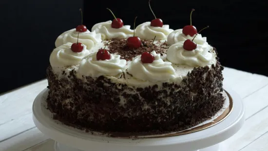 Voćno proljeće: Kolač s jabukama, Schwarzwald torta i jedna neobična slastica