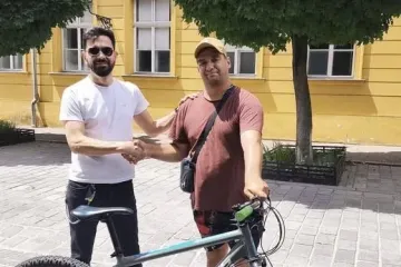 Nakon te&scaron;kog napada Sa&scaron;a dobio novi bicikl: Gesta koja vraća vjeru u ljude