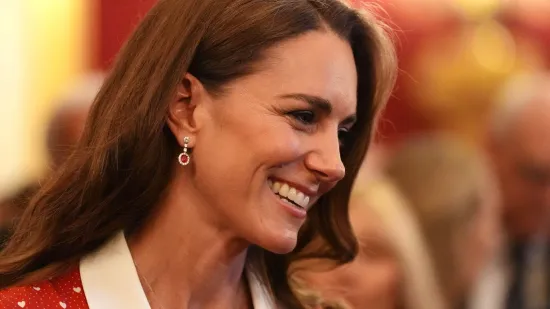 Kate Middleton očarala u romantičnoj haljini, prona&scaron;li smo slične modele u Zari