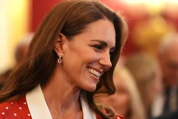 Kate Middleton očarala u romantičnoj haljini, prona&scaron;li smo slične modele u Zari