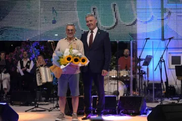 Bakarska večer za sve gu&scaron;te: Alen Polić osvojio srca publike na MIK-u