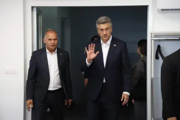 Plenković u Slavoniji i Baranji: Potpisan važan ugovor s Nadbiskupijom, obi&scaron;ao Dardu, Ernestinovo, Korođ i otvorio Đakovačke vezove