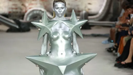 Alien estetika i korzeti: Marina Hoermanseder odu&scaron;evila na Tjednu mode u Berlinu
