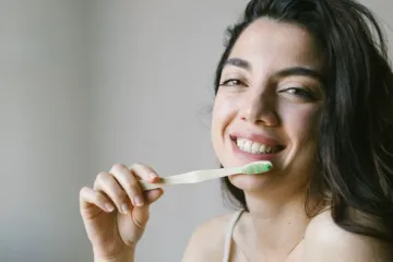 Četkanje lica četkicom za zube? Novi trend s TikToka podijelio je beauty stručnjake