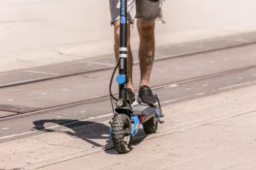 Policija oduzela romobile nakon sudara maloljetnika u Đakovu, prijavili i roditelje