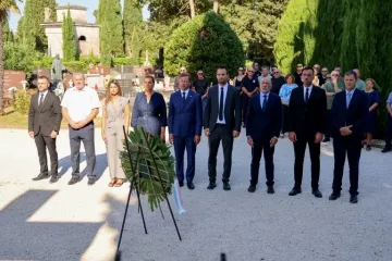 Na Gradskom groblju položeni vijenci povodom Dana pobjede i Oluje