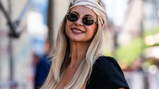 Trendseterice sa &scaron;pice ih obožavaju: Marame u kosi i pufaste suknje ponovno su hit