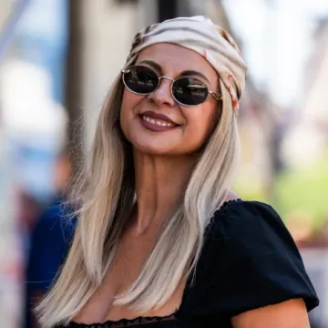 Trendseterice sa &scaron;pice ih obožavaju: Marame u kosi i pufaste suknje ponovno su hit