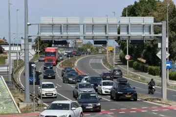 Policija upozorava na moguće gužve za blagdanski vikend, najavili pojačani nadzor prometa