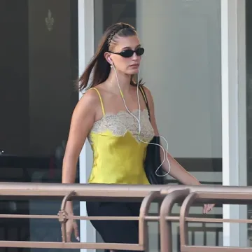 Hailey Bieber potvrdila novi trend: Fluorescentno žuta vraća se na velika vrata