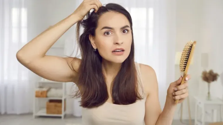 Sijede vlasi? Nema panike &ndash; maskara za kosu rje&scaron;ava stvar u trenu!