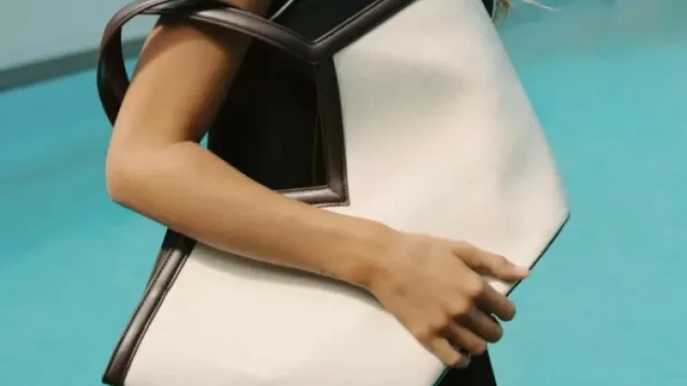 10 savr&scaron;enih: Bijela torba kao chic dodatak ljetnim kombinacijama