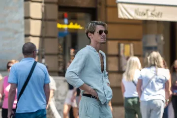 Kao iz skandinavske serije: Mu&scaron;karac sa &scaron;pice pro&scaron;etao u kombinaciji stvorenoj za ljeto