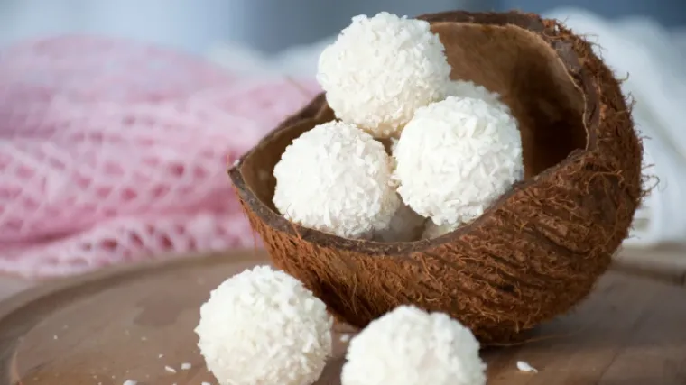 Recept za brze i jednostavne Raffaello kuglice koje se tope u ustima